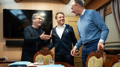 O Zelensky απάντησε στις κατηγορίες ότι σνίφαρε κόκα με τον Macron