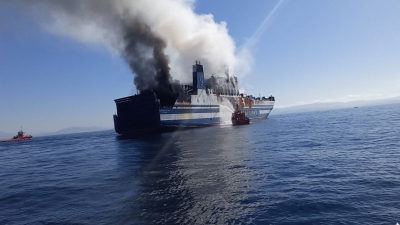 Euroferry Olympia: Στην Κέρκυρα ο διασωθείς - Ελπίδες για τους 11 αγνοούμενους - Σε ασφαλές αγκυροβόλιο το φλεγόμενο πλοίο