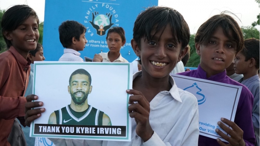Irving: Ο άσος των Nets βοηθάει περισσότερους από 1.000 ανθρώπους στο Πακιστάν να έχουν πρόσβαση σε καθαρό νερό! (video)