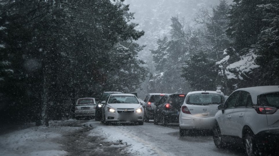 Διακοπή της κυκλοφορίας στην περιοχή της Μάνδρας λόγω της κακοκαιρίας