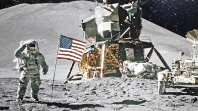 Παγκόσμιο σοκ - Ο Errol Musk αμφισβητεί την προσελήνωση του 1969