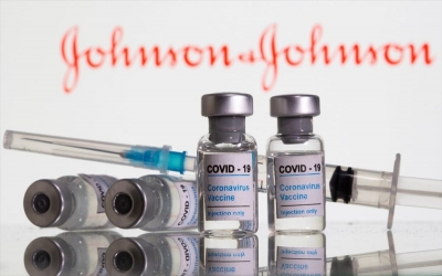 Βρετανία: Η ρυθμιστική αρχή φαρμάκων ενέκρινε το εμβόλιο της Johnson & Johnson κατά της Covid-19