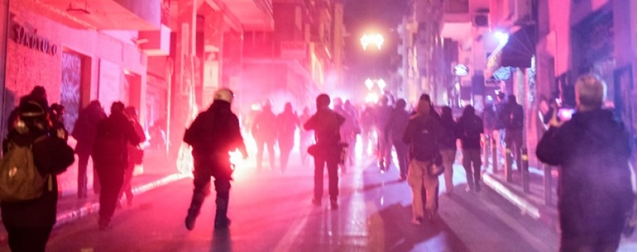 Νέα επεισόδια με Ρομά - Πυροβολισμοί κατά αστυνομικών στον Ασπρόπυργο, ένταση στο Σχιστό Κορυδαλλού