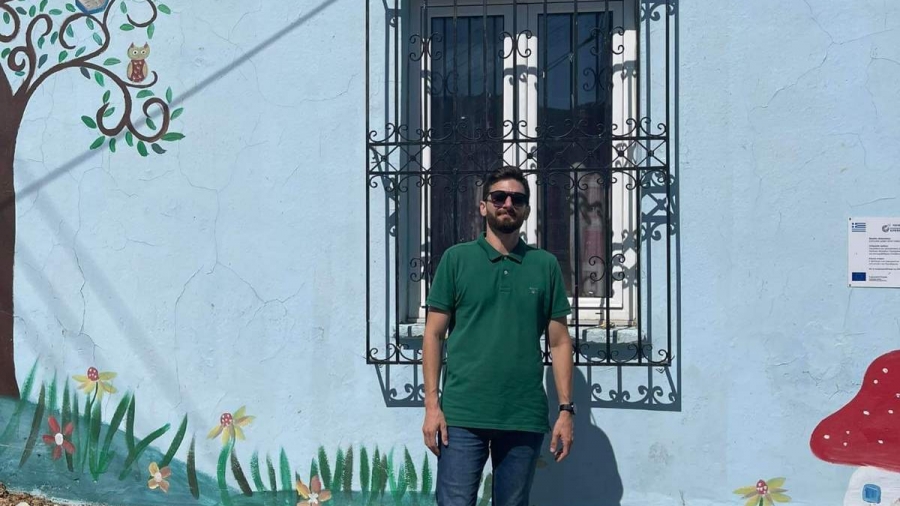 Δάσκαλος σε απομακρυσμένο χωριό μεταμόρφωσε σχολείο και βραβεύτηκε ως ο καλύτερος εκπαιδευτικός στην Ελλάδα