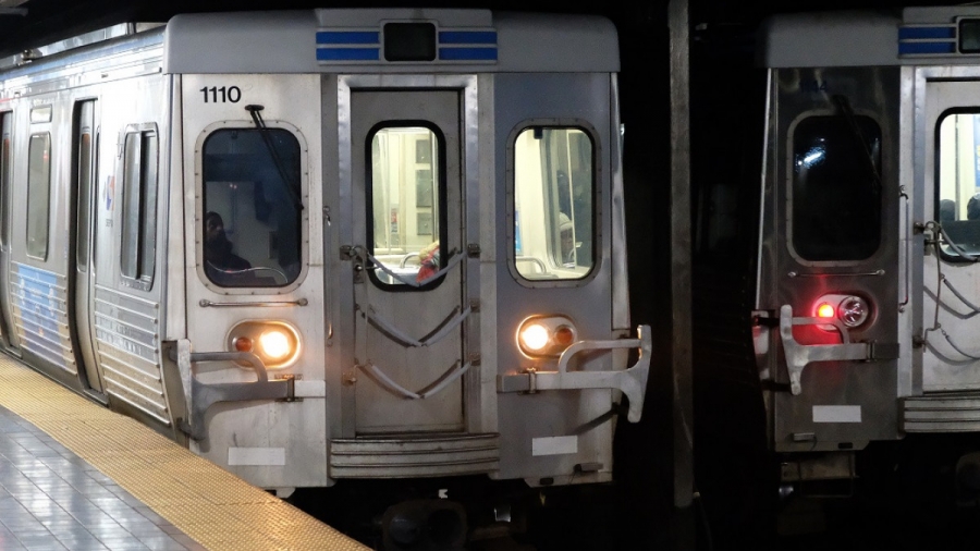 ΗΠΑ: Άντρας βίαζε γυναίκα μέσα σε συρμό του μετρό και οι επιβάτες τραβούσαν βίντεο