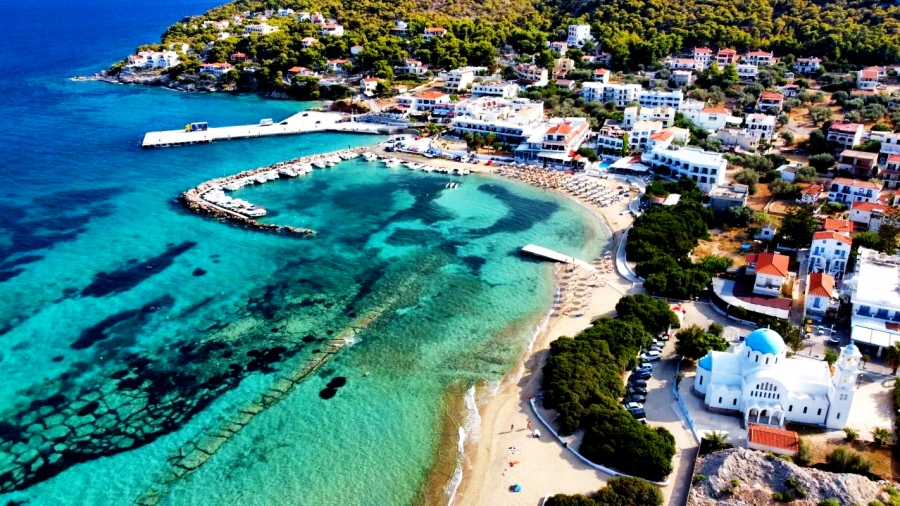 Κόλαφος τα ρωσικά ΜΜΕ: Τέλος οι πολυήμερες διακοπές για τους Έλληνες - Στροφή στις... φτηνές αποδράσεις 1 ή 2 ημερών