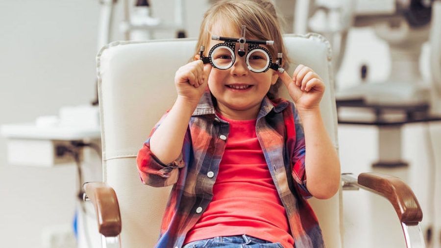 Οφθαλμολογία: Όταν τα παιδιά χρειάζονται γυαλιά!