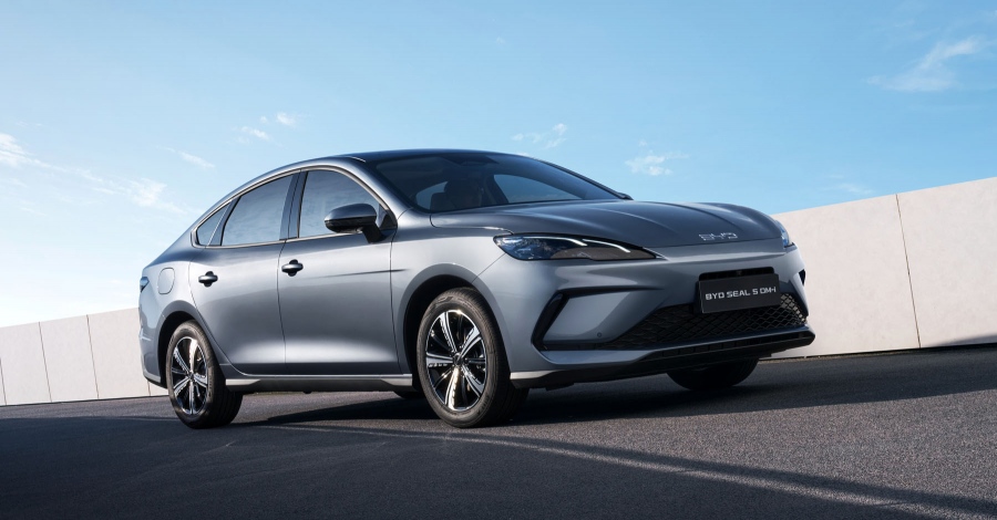 BYD SEAL 5 DM-i: Τo plug-in υβριδικό sedan με αυτονομία 1.000+ χλμ. κάνει πρεμιέρα στην Ελλάδα