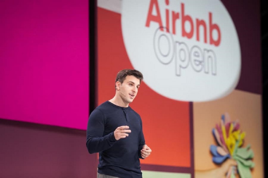 Τις νέες τάσεις στα ταξίδια, αποκαλύπτει ο επικεφαλής της Airbnb
