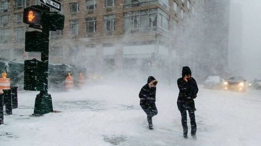 ΗΠΑ: Η χιονοθύελλα δεν τελείωσε, προειδοποιούν οι αρχές - Χιλιάδες χωρίς ρεύμα και εγκλωβισμένοι