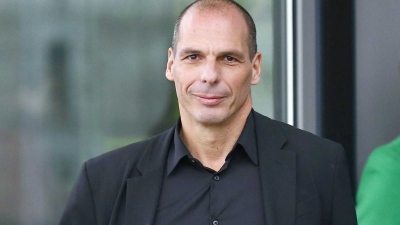 FT: Ο Γιάνης Βαρουφάκης επέστρεψε και έχει σχέδιο - H απήχηση του στους νέους