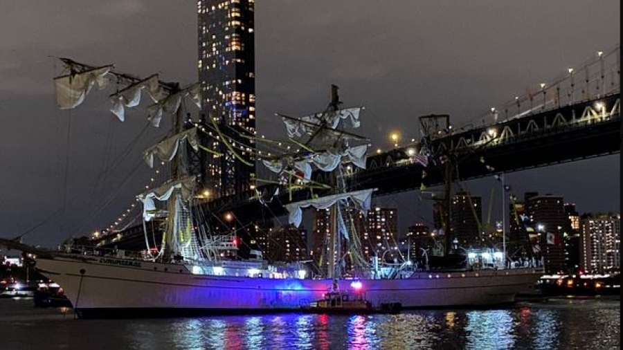 Νέα Υόρκη: Ιστιοφόρο του μεξικανικού Πολεμικού Ναυτικού προσέκρουσε στη γέφυρα του Brooklyn – Δύο νεκροί, δεκάδες τραυματίες