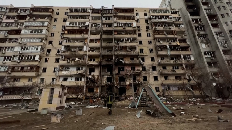 Ένας μήνας πόλεμος στην Ουκρανία και οι Ρώσοι στήνουν θέσεις άμυνας – Βύθισαν ρωσικό πλοίο στο Μπερντιάνσκ οι Ουκρανοί