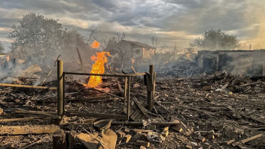 Oργισμένος Zelensky κατά Putin: Ζητά εκεχειρία στις 9/5, αλλά μας έριξε 2.500 drones και βόμβες σε μία εβδομάδα