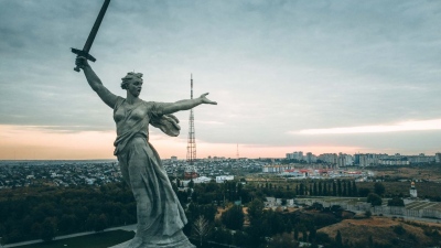 Ρωσία: Blogger συνελήφθη επειδή χλεύασε μνημείο για τη Μάχη του Stalingrad - Διώκεται για «αποκατάσταση του ναζισμού»