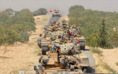 Προελαύνει ο τουρκικός στρατός στη Συρία – Σε απόσταση αναπνοής από την πόλη Αφρίν