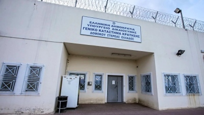 Ανατροπή στην υπόθεση δολοφονίας του Έλληνα ισοβίτη - Συνελήφθη ο αρχιφύλακας για συνέργεια