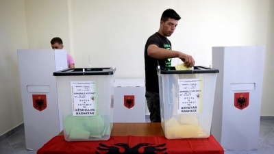 Αλβανία: Με χαμηλή συμμετοχή και χωρίς σοβαρά επεισόδια οι δημοτικές εκλογές