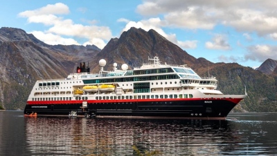 Αγωνία για εκατοντάδες επιβαίνοντες σε νορβηγικό κρουαζιερόπλοιο στη Βόρεια Θάλασσα
