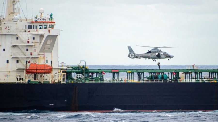 Γαλλικό ρεσάλτο σε ρωσικό τάνκερ στη Μεσόγειο - Macron: Ανήκει στον σκιώδη στόλο