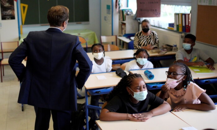 ﻿Τέλος οι μάσκες για τους μαθητές στη Γαλλία - Παραμένει στην κόκκινη ζώνη το Παρίσι