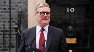 «Ο Keir Starmer είναι ηλίθιος. Κόρναρε αν συμφωνείς» - Πρωτότυπη διαμαρτυρία σε αυτοκινητόδρομο στη Βρετανία