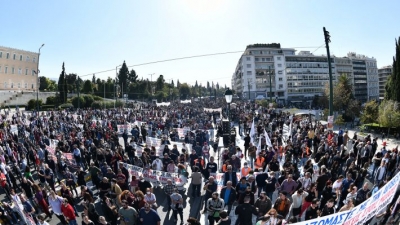 Μαζική η συμμετοχή στο απεργιακό συλλαλητήριο της Αθήνας - Ικανοποίηση σε ΓΣΕΕ και ΠΑΜΕ
