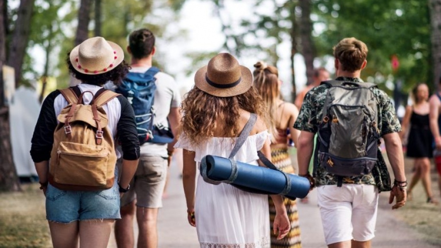 Ποιες οι νέες τάσεις στα ταξίδια των Millennials και Gen-Z