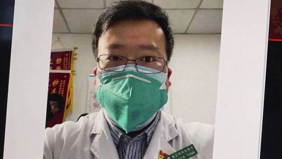Κίνα: Μετά θάνατον αποκατάσταση της μνήμης για τον γιατρό – ήρωα που είχε προειδοποιήσει για τον κορωνοϊό