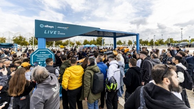 Μια Fan Zone γεμάτη εμπειρίες από τον κόσμο της McLaren Racing - Όσα ζήσαμε στο Allwyn x McLaren Racing: Live in Athens στο ΟΑΚΑ