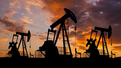 Πετρέλαιο: Αμετάβλητο το Brent στα 80 δολ., με φόντο τις διαπραγματεύσεις για το Στενό του Hormuz