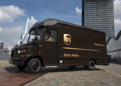 Η UPS αλλάζει σε έξυπνο δίκτυο ώστε να φορτίζει ταχύτερα τον ηλεκτρικό της στόλο στο Λονδίνο