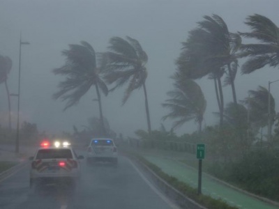 Το ποσό - ρεκόρ των 135 δισ. δολ. θα πληρώσουν οι ασφαλιστικές για το 2017, λόγω τυφώνων