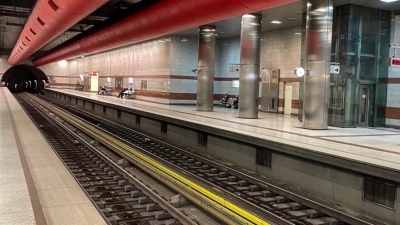 Οπαδικό επεισόδιο στο Μετρό - Κουκουλοφόροι πέταξαν καπνογόνα και απείλησαν τους επιβάτες