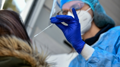 ΕΟΔΥ: Στα 7.365 τα νέα κρούσματα κορωνοϊού, 64 θάνατοι και 291 οι διασωληνωμένοι