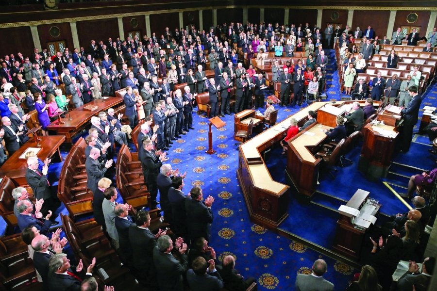 Στον «αέρα» το μεγάλο νομοσχέδιο του Trump – Θρίλερ στη Βουλή, λείπουν πάνω από τρεις ψήφοι, ακούστηκαν βαριές κουβέντες