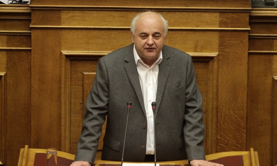Καραθανασόπουλος (ΚΚΕ) για Τέμπη: Σοβαρές ποινικές ευθύνες για κακουργηματικές πράξεις στους υπουργούς Μεταφορών από το 2010