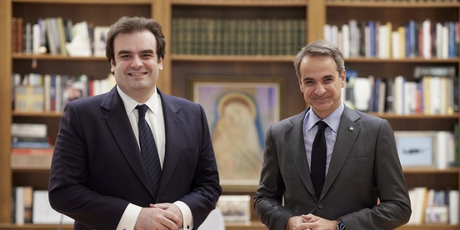 Μητσοτάκης και Πιερρακάκης στο Σταύρος Νιάρχος