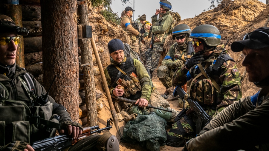 Περισσότεροι κρύβονται παρά πολεμάνε - Εκατοντάδες χιλιάδες ουκρανοί έχουν λιποτακτήσει τους τελευταίους μήνες