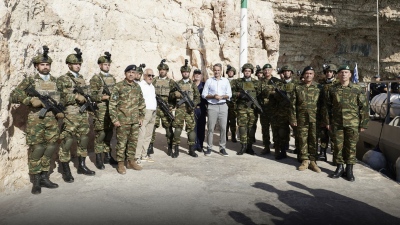 Σε Ρω και Στρογγύλη ο Μητσοτάκης - Επισκέφθηκε τα επιτηρητικά φυλάκια, συνομίλησε με τα στελέχη των Ενόπλων Δυνάμεων