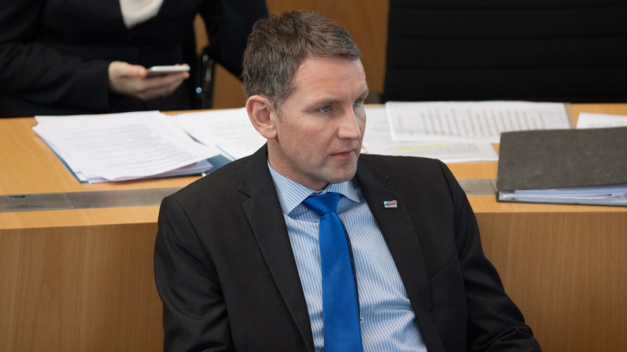 Γερμανία: Πρόστιμο 13.000 ευρώ στον Bjorn Hocke του AfD για χρήση ναζιστικού συνθήματος