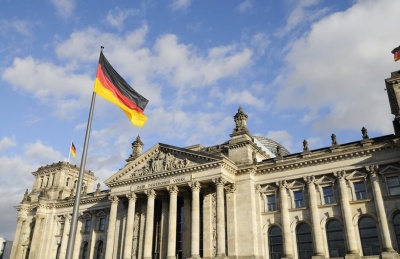 Γερμανία: Αύξηση στους μισθούς κυβερνητικών στελεχών και βουλευτών