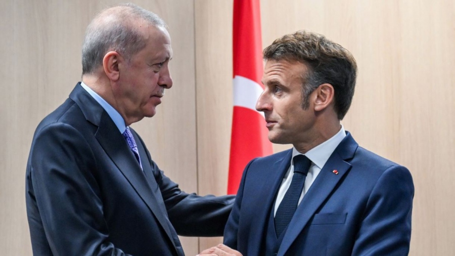 Βόμβα - Ενώ η Ελλάδα βρίσκεται σε διπλωματική ακινησία, ο Erdogan τα βρήκε με τον «φίλο» Macron για Κυπριακό και Ατσάλινο Θόλο
