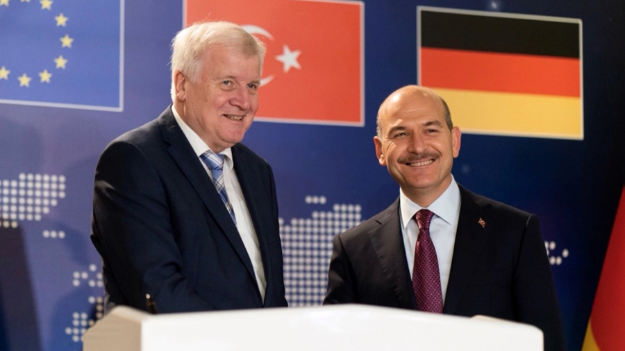 Τι συζήτησαν στην επικοινωνία τους οι υπουργοί Εσωτερικών Γερμανίας – Τουρκίας