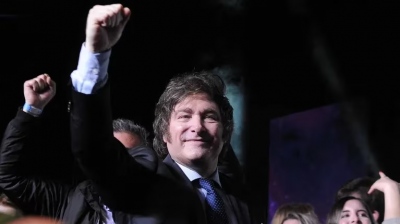 Ο ακροδεξιός με το αλυσοπρίονο Javier Milei πρόεδρος της Αργεντινής με 55,6% - Σχεδιάζει θεραπεία – σοκ στην οικονομία