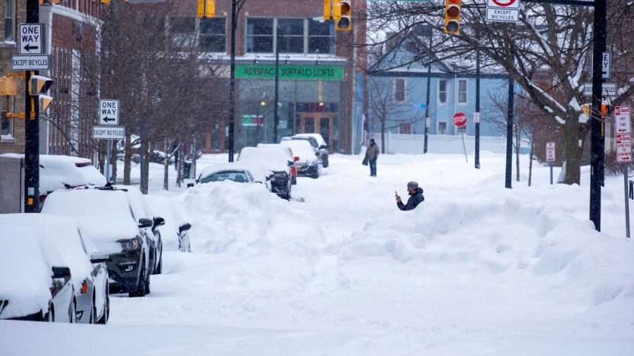 Δίχως τέλος ο εφιάλτης στις ΗΠΑ - Δεκάδες νεκροί, χωρίς ρεύμα και νερό χιλιάδες νοικοκυριά - Πάγωσαν οι καταρράκτες του Νιαγάρα