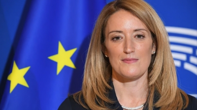 Σπάει τη σιωπή της η ΕΕ: «Εξαιρετικά παραπλανητικό» το άρθρο του Politico για τα δώρα της προέδρου Metsola