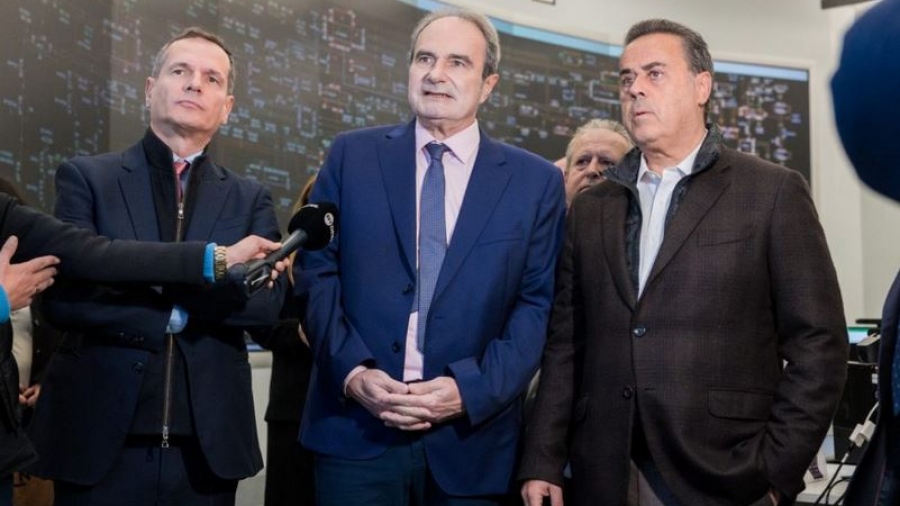 Στο Εθνικό Κέντρο Ελέγχου Ενέργειας του ΑΔΜΗΕ ο Παπασταύρου - Ανταλλαγή ευχών και το μήνυμα στους εργαζόμενους