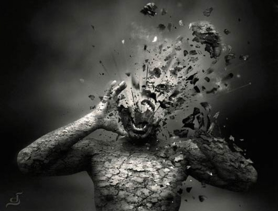 Ένα διεφθαρμένο υποσύστημα δημοσίων μολυσμένων σχέσεων παίζει βρώμικα παιχνίδια