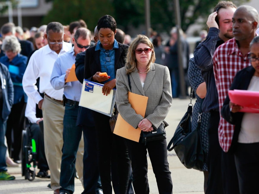 ΗΠΑ: Μειωμένες κατά 14.000 οι αιτήσεις για επιδόματα ανεργίας στο τέλος Ιουλίου, στις 385.000